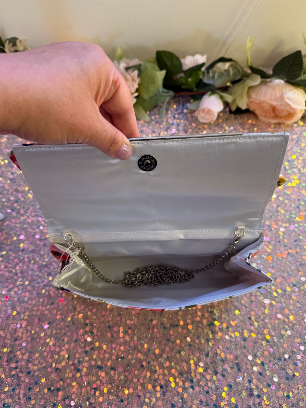 NWT Jewel by Badgley Mischka Signature Bow Envelope Clutch in Floral Pattern - Picture 5 of 11